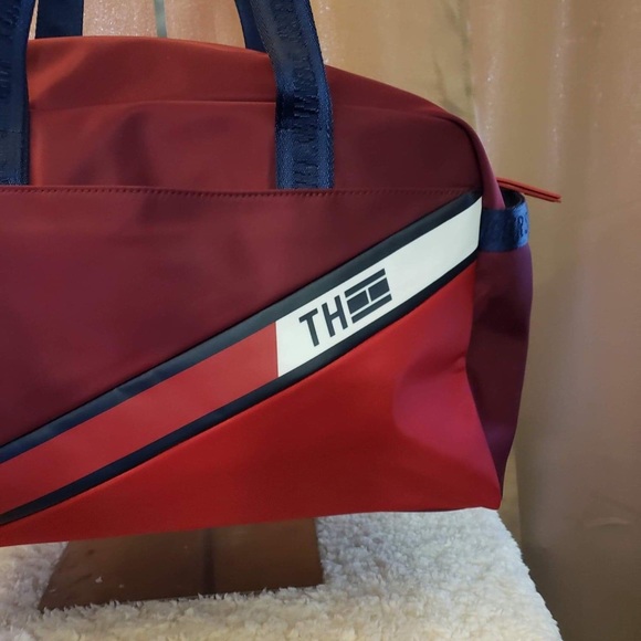 Tommy Hilfiger duffle bag - Picture 6 of 8